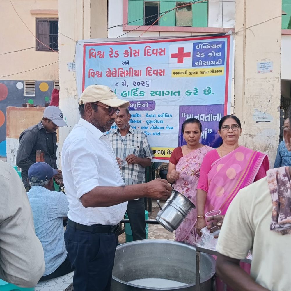 મોડાસા રેડક્રોસ દ્વારા છાશ વિતરણ:વિશ્વ રેડક્રોસ દિવસે હિટ વેવ જાગૃતિ કાર્યક્રમ યોજાયો