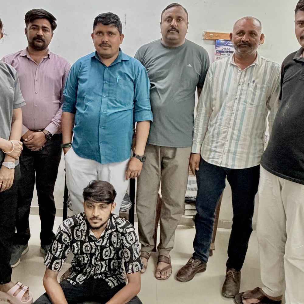 બોટાદ SOG એ ગાંજા સાથે એક શખ્સને પકડ્યો:ટાઢાની વાડી વિસ્તારમાં રહેણાંક મકાનમાંથી 730 ગ્રામ ગાંજો મળ્યો