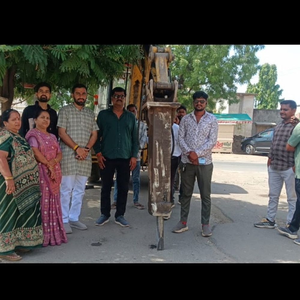 સુરેન્દ્રનગર વોર્ડ 2 માં નવી પાણી લાઇનનું ખાતમુહૂર્ત:જૂની પાણીની પાઈપલાઈનો બદલી નાખવામાં આવતા પાણીની સમસ્યાનું નિરાકરણ આવશે