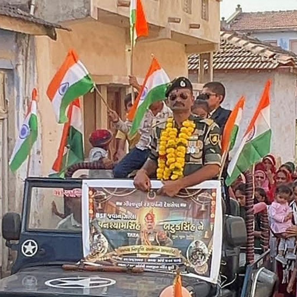 BSF જવાન ઘનશ્યામસિંહ ઝાલા 22 વર્ષે વતન પરત:કટુડા ગામે પરિવારજનો અને ગ્રામજનો દ્વારા ભવ્ય સ્વાગત