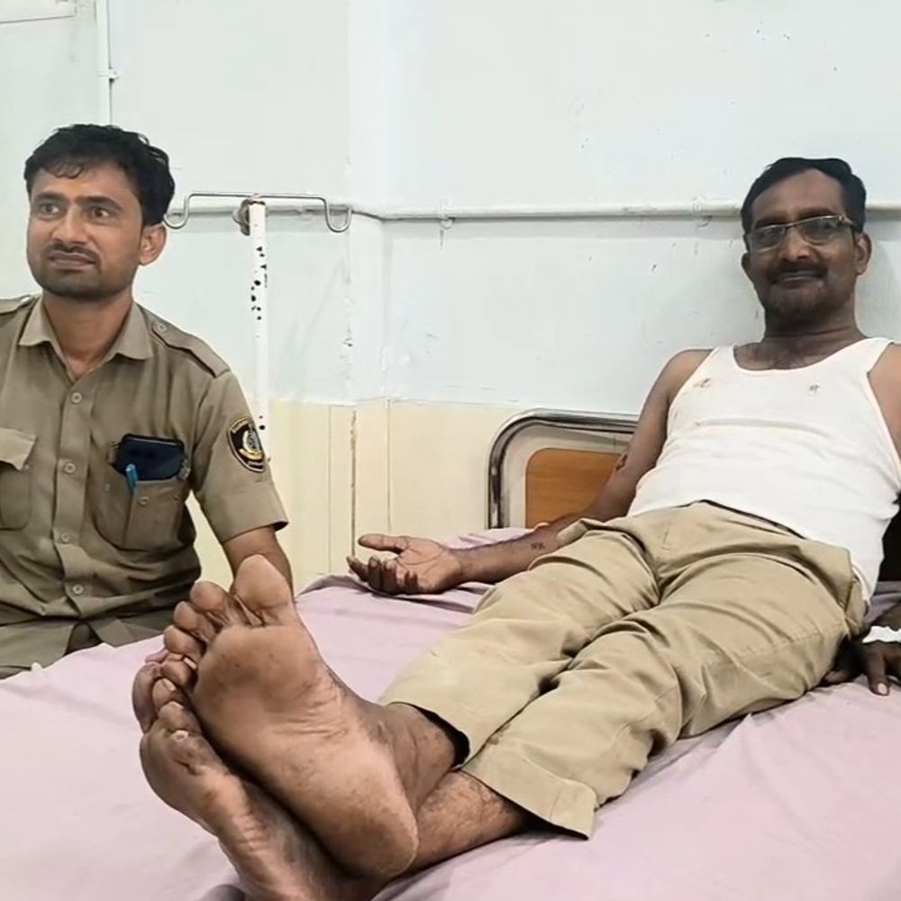 વડાલ પાસે એસટી ડ્રાઈવર પર ત્રણ શખ્સોનો જીવલેણ હુમલો.:"શું આ તારા બાપનો રોડ છે ?" કહી જૂનાગઢમાં એસટી ડ્રાઈવરને પાઈપથી ફટકાર્યો, અન્ય ગાડીમાં આવેલા વ્યક્તિએ જમાદાર હોવાની ઓળખ આપી ધમકાવ્યો.