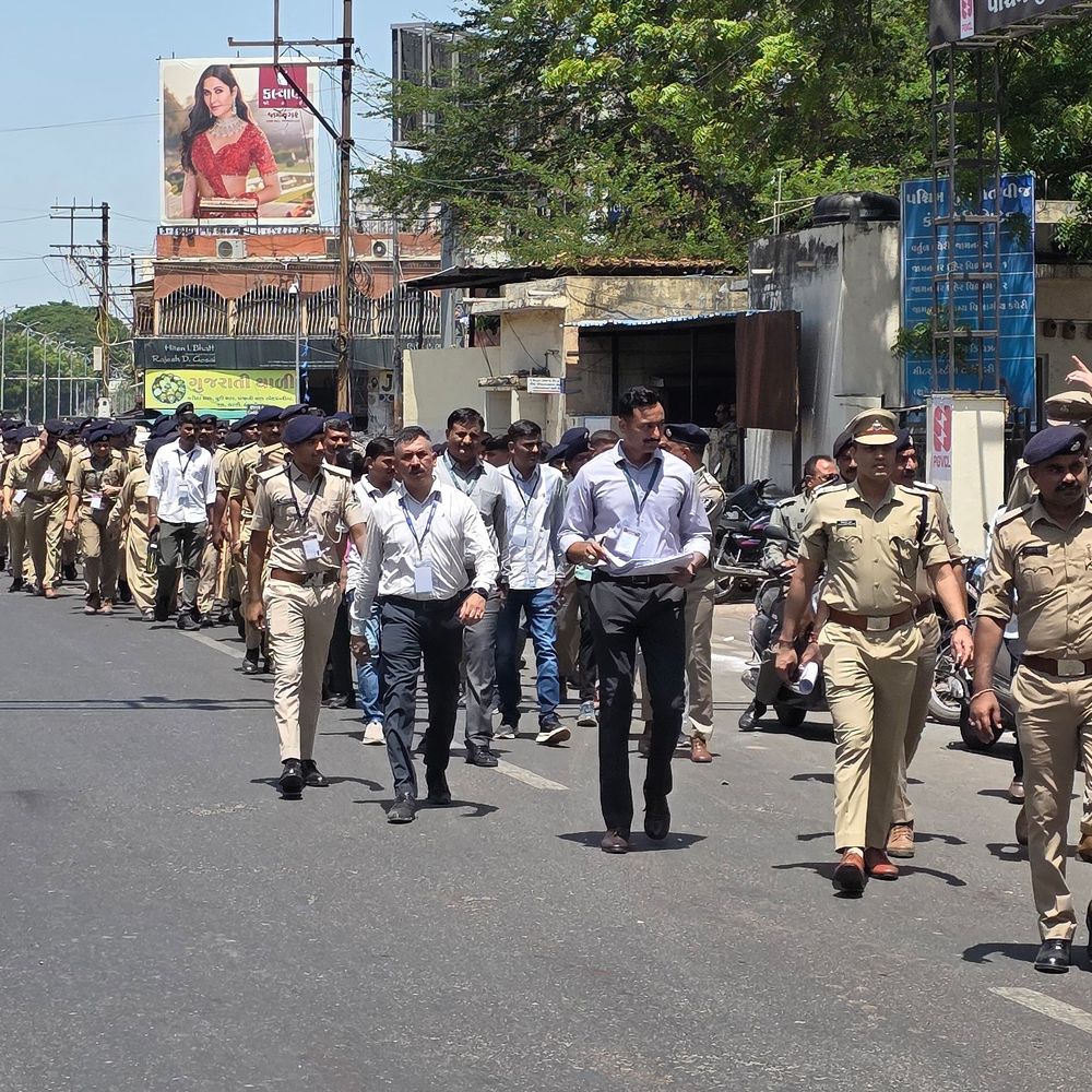 PM મોદીના સ્વાગત માટે જામનગર સજ્જ:સમગ્ર રૂટ પર રોશનીનો શણગાર, લાલબંગલા સર્કલ ખાતે અભિવાદન, લોખંડી સુરક્ષા વ્યવસ્થા ગોઠવાઈ