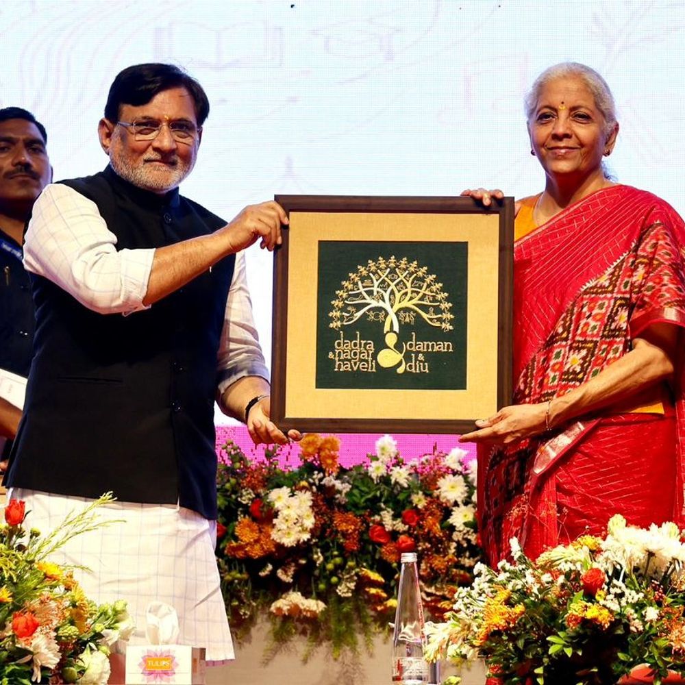 નાણામંત્રી સીતારમણે દાદરા નગર હવેલીની મુલાકાત લીધી:પ્રદેશના વિકાસની પ્રશંસા કરી, કહ્યું- વિકસિત ભારતનું લક્ષ્ય સાકાર થશે