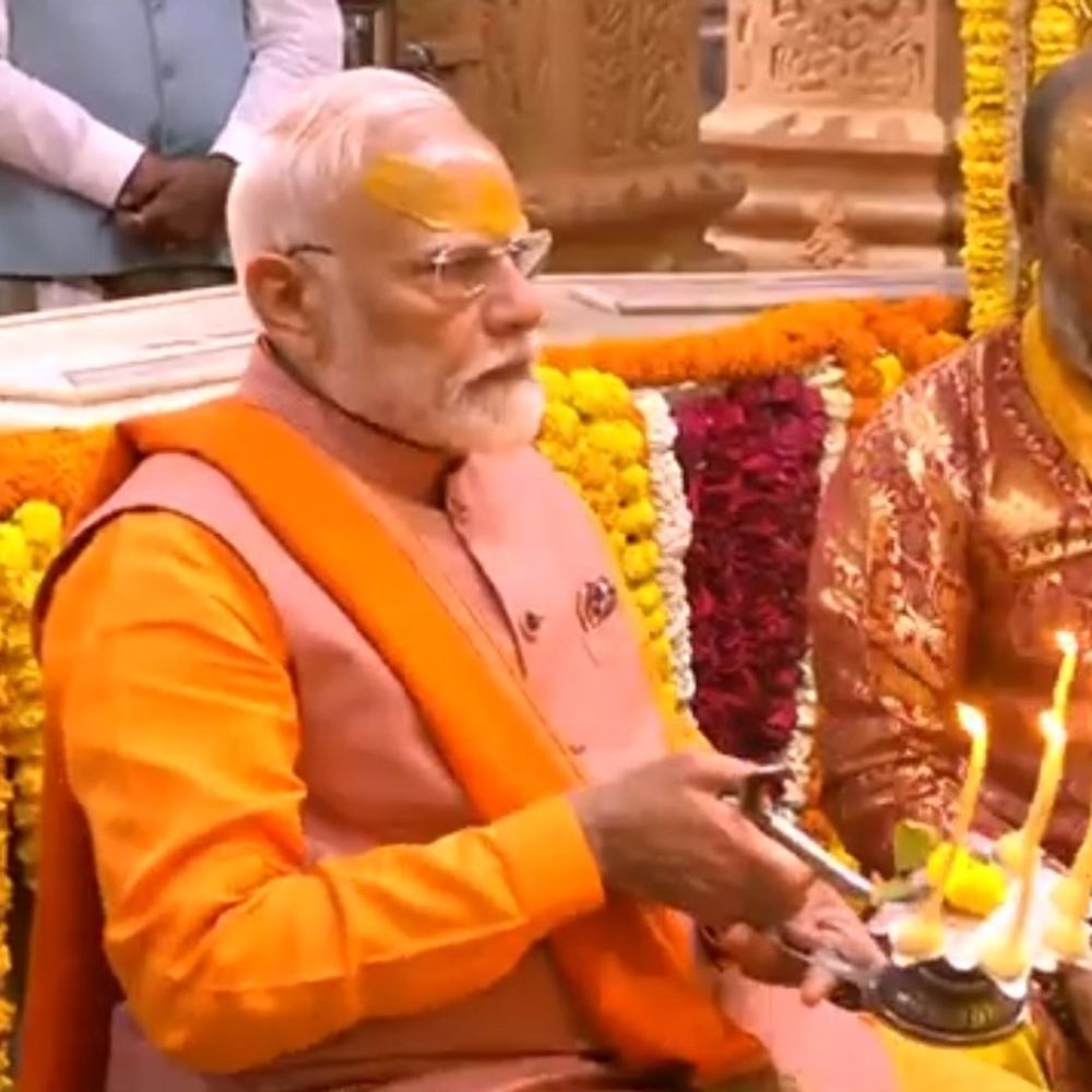 સોમનાથમાં ઐતિહાસિક ક્ષણનો મહામહોત્સવ: PMના આગમનથી ગુંજશે દેવભૂમિ:ભવ્ય રોડ શો, આકાશમાં વાયુસેનાની ત્રિરંગી કરામત, હેલિકોપ્ટરથી પુષ્પવર્ષા; મંદિર શિખર પર જળાભિષેક બનશે મુખ્ય આકર્ષણ