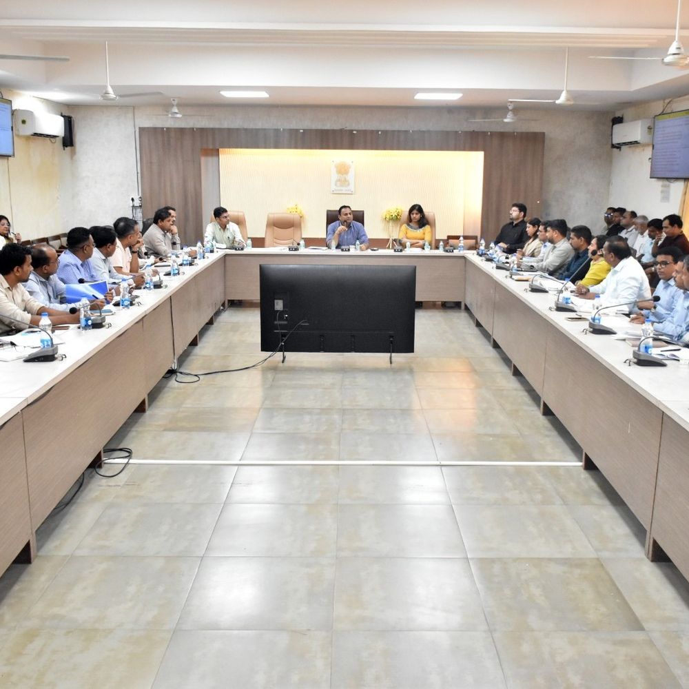 કલેક્ટર ગૌરાંગ મકવાણાએ પ્રિ-મોન્સુન તૈયારીઓની સમીક્ષા કરી:ભરૂચ જિલ્લામાં સંભવિત પૂર સામે તંત્રને કડક નિર્દેશ આપ્યા