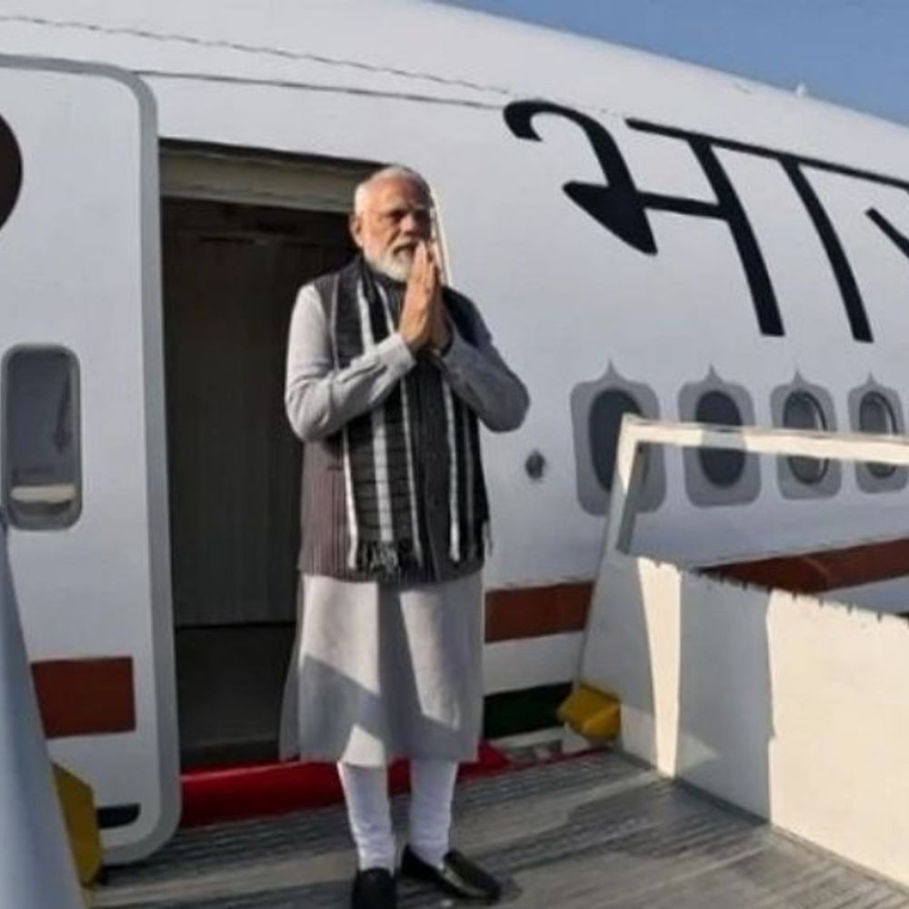 વડાપ્રધાનના આગમને લઈ જાહેરનામું:વડોદરામાં PM મોદીના આગમનને પગલે ટ્રાફિક જાહેરનામું, અનેક રસ્તાઓ ‘નો-પાર્કિંગ’ ઝોન જાહેર, જાણો વૈકલ્પિક રૂટ