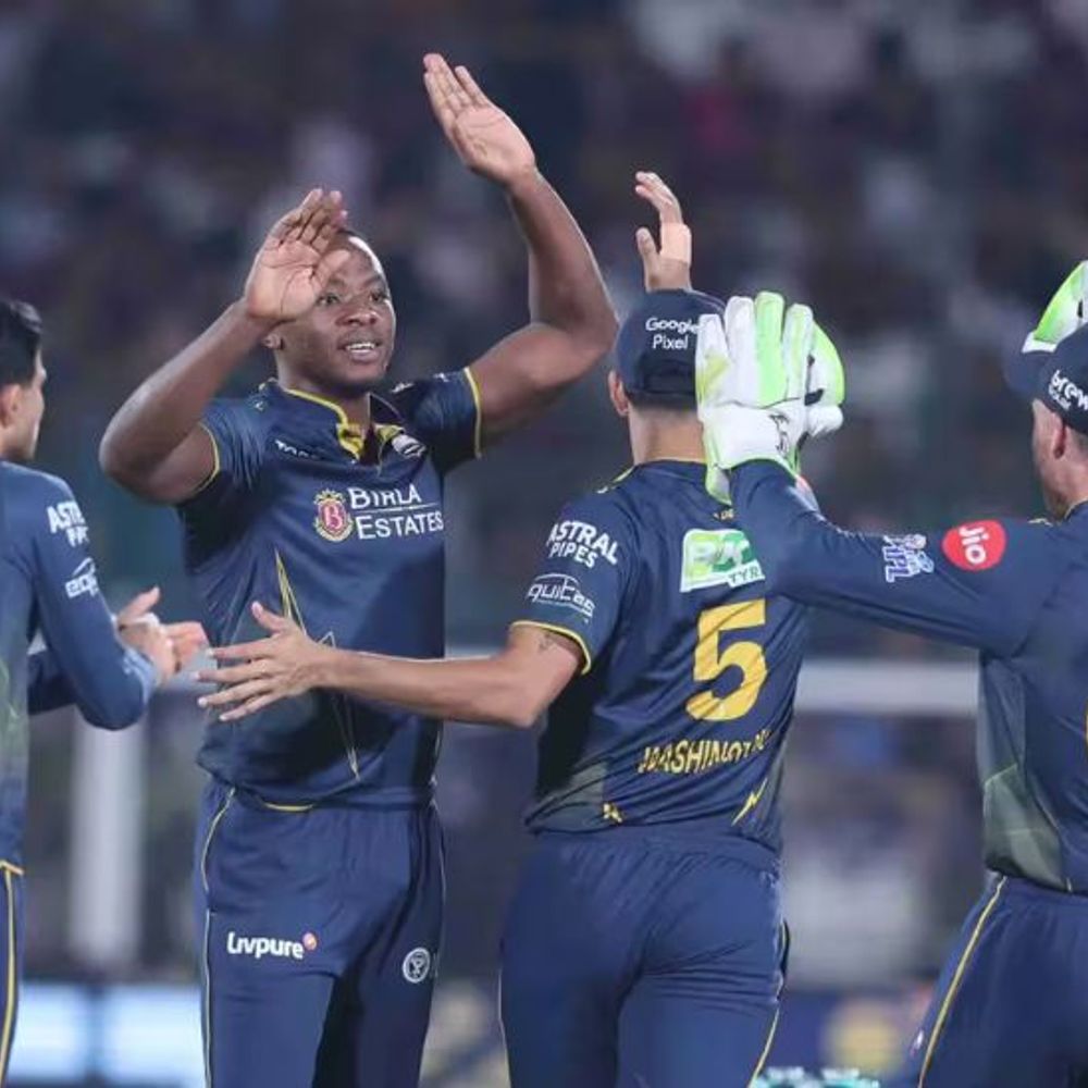 IPL-230 રેઝ કરી રહેલા રાજસ્થાનની 5 વિકેટ પડી:ગુજરાતના રાશિદ ખાને જુરેલ અને ફરેરાને બોલ્ડ કર્યા, 3 બેટર પાવરપ્લેમાં આઉટ થયા