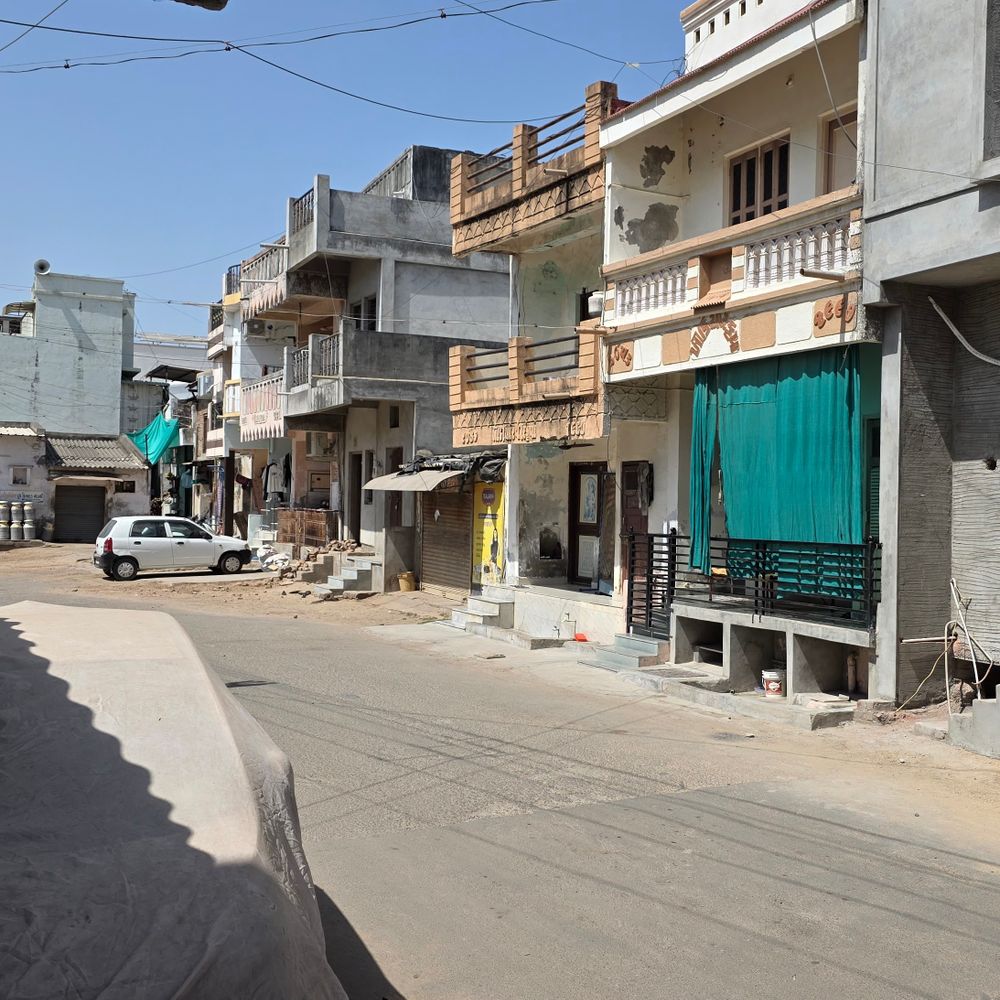 પાટણમાં 42 ડિગ્રી તાપમાન નોંધાયું:બપોરે રસ્તાઓ સુમસામ બન્યા