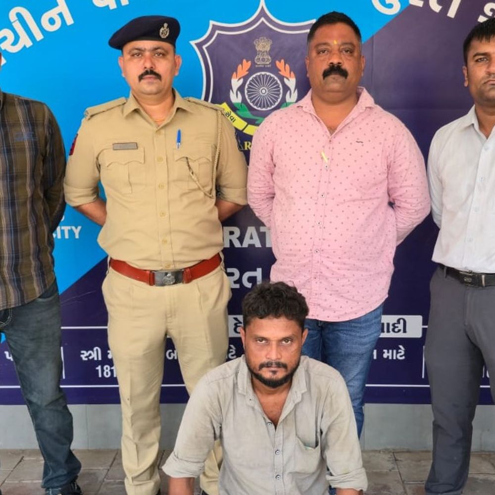 ઝારખંડનો રીઢો આરોપી સુરતમાંથી ઝડપાયો:સાહેબગંજમાં હત્યાની કોશિશના ગુનામાં 5 વર્ષથી ફરાર હતો, સચીન પોલીસે દબોચી લીધો