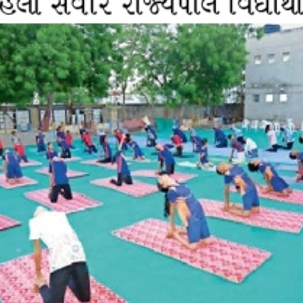 રાજ્યપાલનો અનોખો અંદાજ:ગાય દોહી અને બળદગાડું ચલાવી પ્રાકૃતિક ખેતીનો મંત્ર આપ્યો