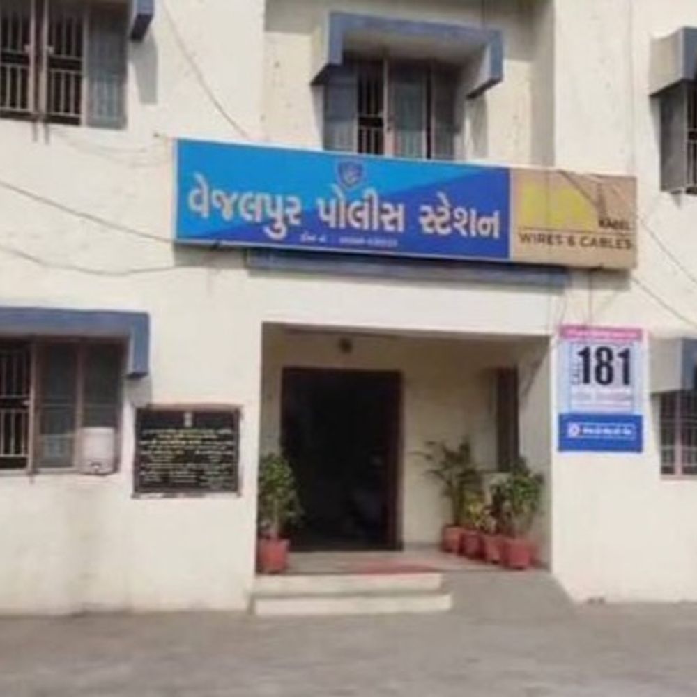 પ્રેમ લગ્નના 60 દિવસમાં જ પરિણીતાએ ગળાફાંસો ખાઈને જીવ ટૂંકાવ્યો:દહેજ માટે પતિ અને સાસુએ ત્રાસ આપ્યાનો આક્ષેપ, બંને સામે ફરિયાદ