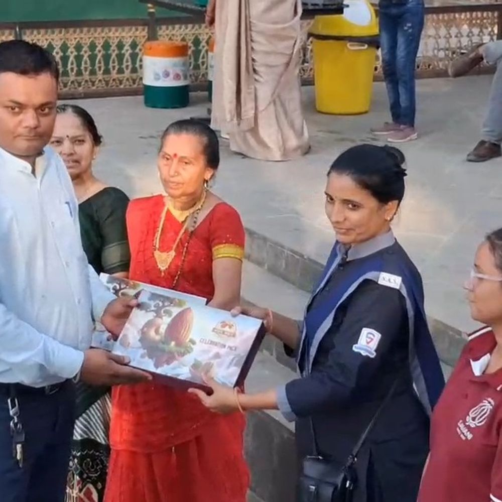 ગિરનારની ગોદમાં માતૃત્વનું સન્માન:'મધર્સ ડે' પર ઉપરકોટના કર્મચારીઓની માતાઓ માટે યોજાયો વિશિષ્ટ કાર્યક્રમ; રમતો, સંસ્કાર ગોષ્ઠી અને સ્નેહમિલનથી ખીલી ઉઠ્યો કિલ્લાનો પરિસર.