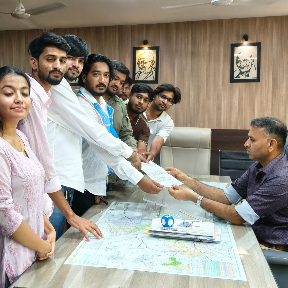 NEET પેપર લીકના તાર રાજસ્થાનથી ગુજરાત સાથે જોડાયાનો આક્ષેપ:રાજકોટ કલેકટર કચેરીએ પ્રદેશ NSUI નું પેપર ફોડનારા સામે કડક કાર્યવાહી, NTA ના જવાબદાર અધિકારીઓના રાજીનામાની માંગ