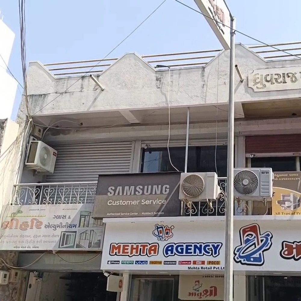 બોટાદના સેમસંગ સર્વિસ સેન્ટરમાં ચોરી:શટર તોડી 93 હજારના 6 મોબાઈલ ગાયબ