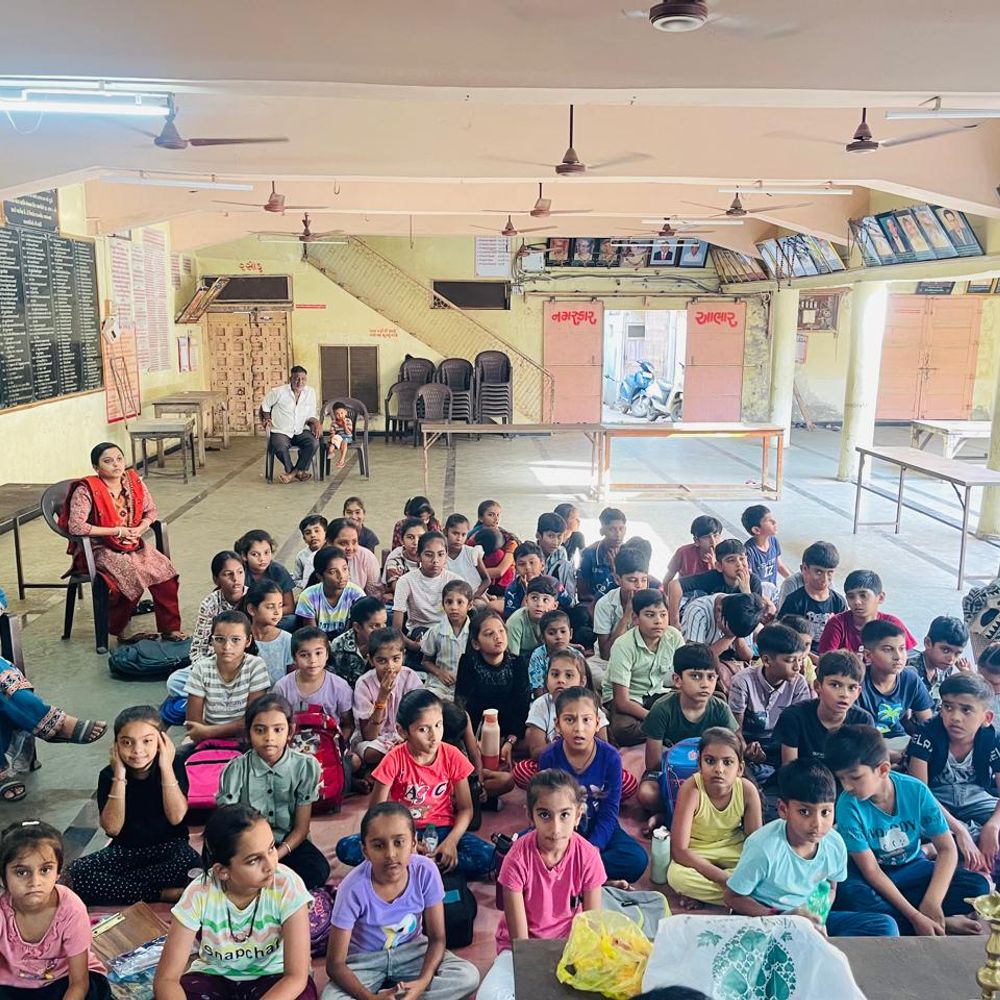 વેકેશનમાં બાળકોને મોબાઈલથી દૂર રાખી રમતગમત તરફ પ્રેરિત કરવાનો પ્રયાસ.