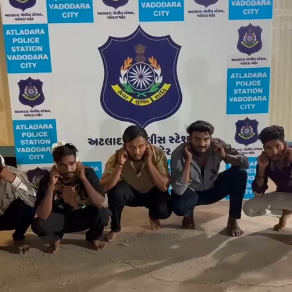 વડોદરામાં જૂથ અથડામણમાં 6 ઝડપાયા:'અહીંનો દાદા થઈ ગયો છે' તેમ કહેતા ધીંગાણું થયું, સામસામે 9 સામે ફરિયાદ, સગીર સહિત 6 આરોપીની પોલીસે ધરપકડ કરી, કાન પકડાવી ઉઠક બેઠક કરાવી