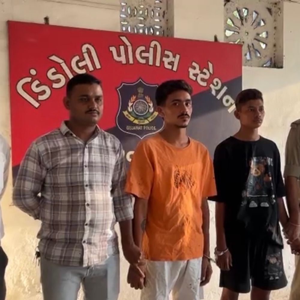 ભેસ્તાનમાં આધેડની હત્યા મામલે 3 ઝડપાયા:ભંગાર સળગાવવા બાબતે ચાર શખ્સોએ મળી દંડા અને તીક્ષણ હથિયારોથી હુમલો કર્યો હતો