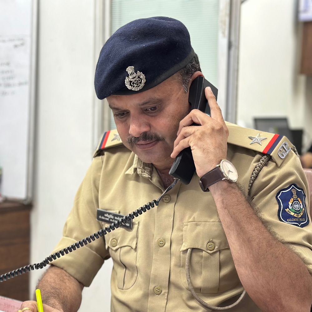 રાજકોટમાં પોલીસ પણ અસુરક્ષિત!:કુવાડવા પોલીસમાં ફરજ બજાવતા કોન્સ્ટેબલ પર હુમલો, ધક્કે ચડાવી ફરજ રુકાવટ કરી મોબાઈલની લૂંટી લેવાયો