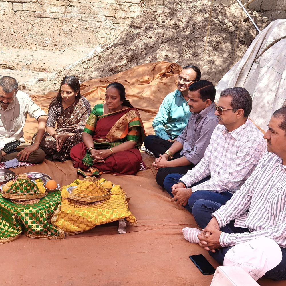 વઢવાણમાં નવી શાકમાર્કેટના નિર્માણ કાર્યનું ભૂમિ પૂજન:નવા ચૂંટાયેલા કોર્પોરેટરોએ વિકાસ કાર્યોની શરૂઆત કરી