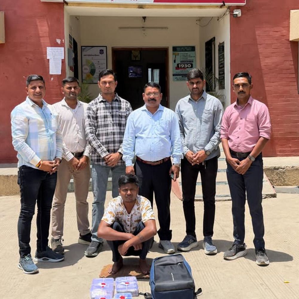 એકાઉન્ટન્ટ જ નીકળ્યો ચોર!:ચંદ્રાલા નાકા પોઈન્ટ પર બસમાં ચેકિંગ સમયે શખસ પાસેથી 31.80 લાખનો ચોરીનો મુદ્દામાલ જપ્ત, હરિયાણાના ગુનાનો ભેદ ઉકેલાયો