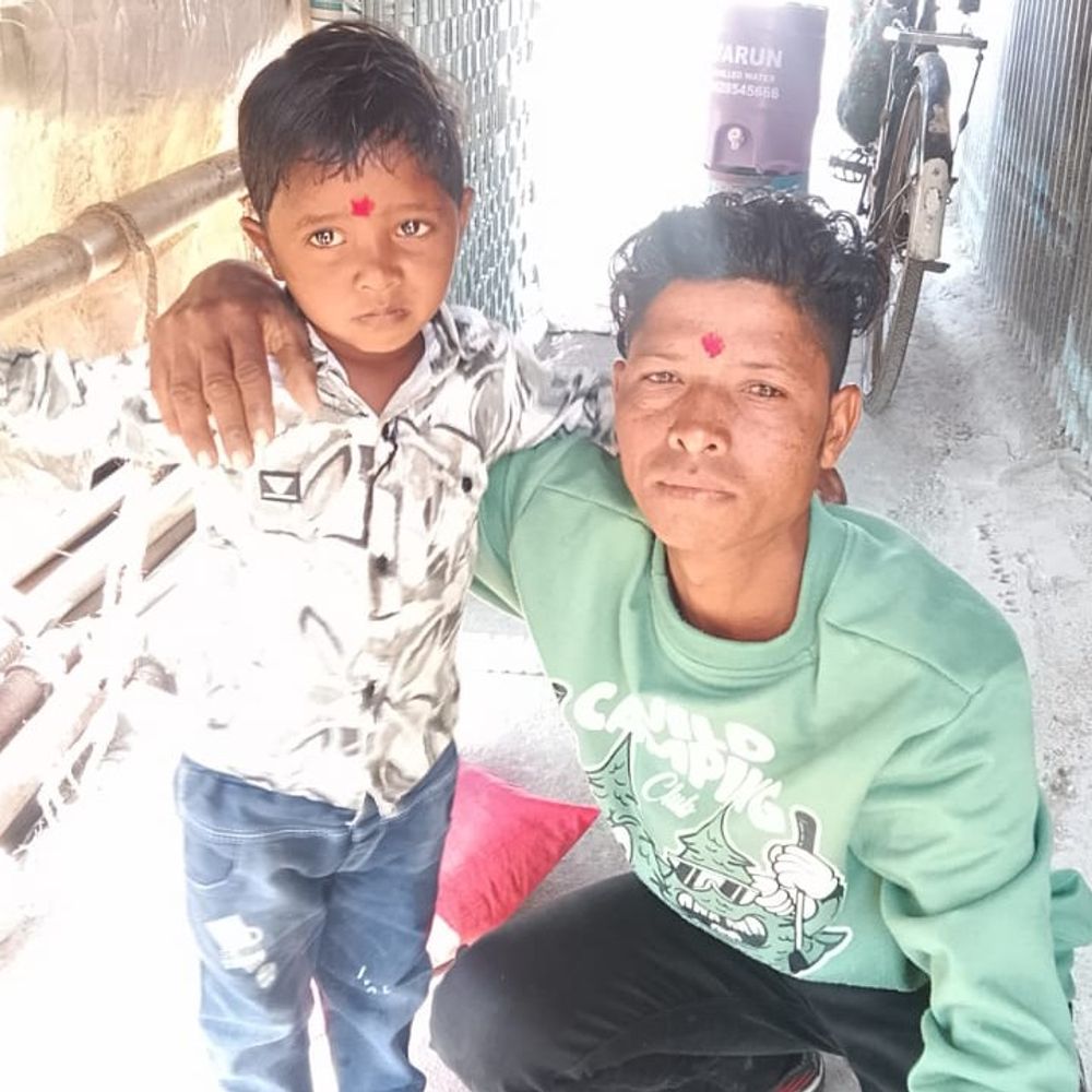 ગોધરામાં દિવાલ ધરાશાયી થતા પિતા સાથે 4 પુત્રનું મોત:જૂનું મકાન ઉતારતી વખતે અચાનક આખી દિવાલ ધસી પડતાં દુર્ઘટના