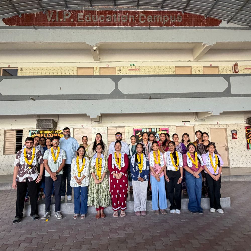 અમદાવાદની VIP કેમ્પસના વિદ્યાર્થીઓએ બોર્ડમાં મેળવી સફળતા:ધોરણ 10 અને 12માં અનેક વિદ્યાર્થીઓએ 99 PRથી વધુ મેળવ્યા.