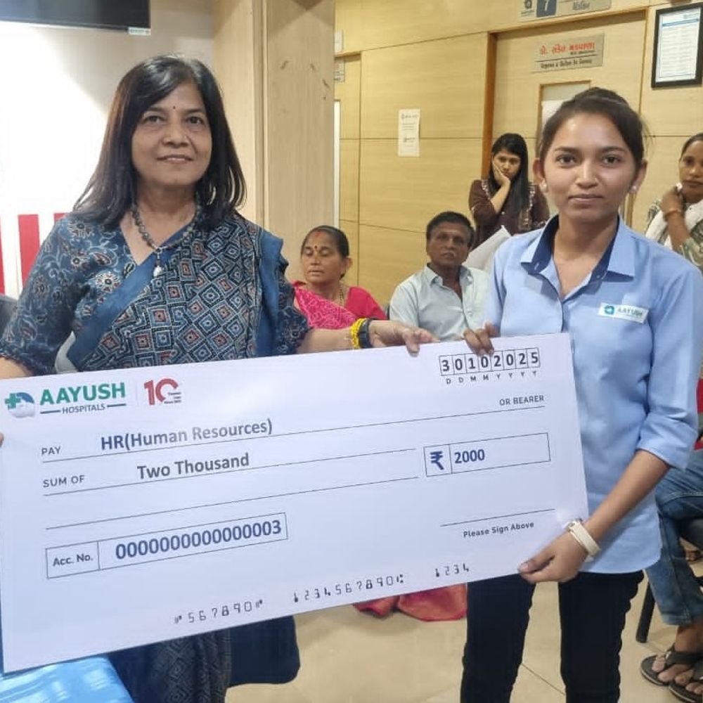 સવા આયુષ હોસ્પિટલમાં સન્માન સમારોહ યોજાયો:શ્રેષ્ઠ કર્મચારીઓ અને નવનિયુક્ત કોર્પોરેટરોનું બહુમાન કરાયું