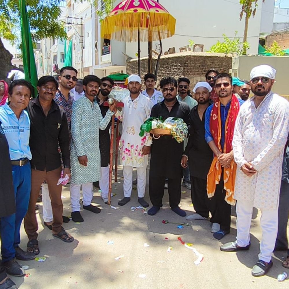 પાટણમાં ગુરુ ભીખનશાહ પીરદાદાની તિથિ ઉજવાઈ:શોભાયાત્રા, મહાઆરતી, કવ્વાલીમાં મોટી સંખ્યામાં ભક્તો ઉમટ્યા