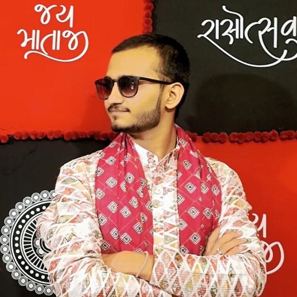 રાજકોટમાં આપઘાતના ત્રણ બનાવ:રાજકોટની આર.કે યુનિવર્સિટીની બોયઝ હોસ્ટેલમાં 19 વર્ષીય વિદ્યાર્થીનો ગળાફાંસો ખાઈ આપઘાત, ગર્ભવતી પરિણીતાએ જીવતર ટૂંકાવ્યું