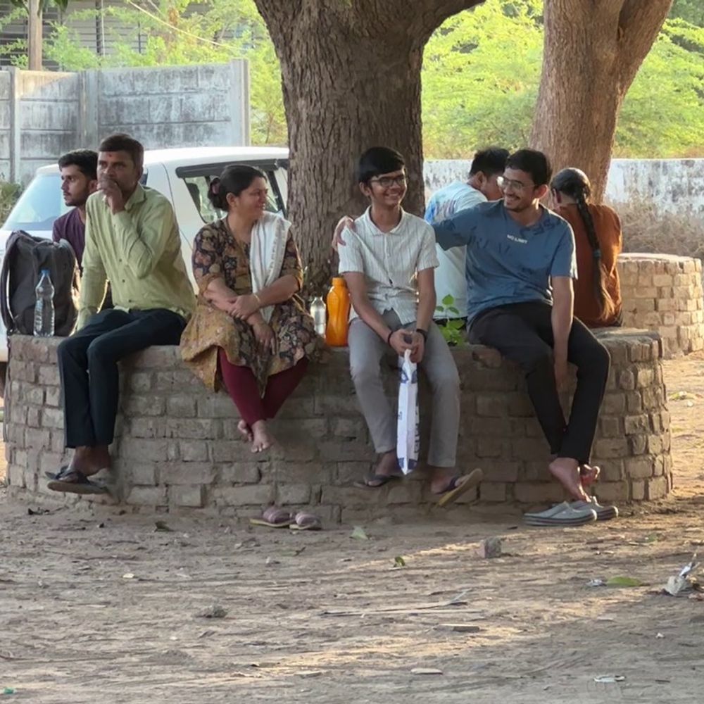 JEE એડવાન્સ પરીક્ષા NEET વિવાદ વચ્ચે, વિદ્યાર્થીઓમાં આત્મવિશ્વાસ, વાલીઓમાં નારાજગી.