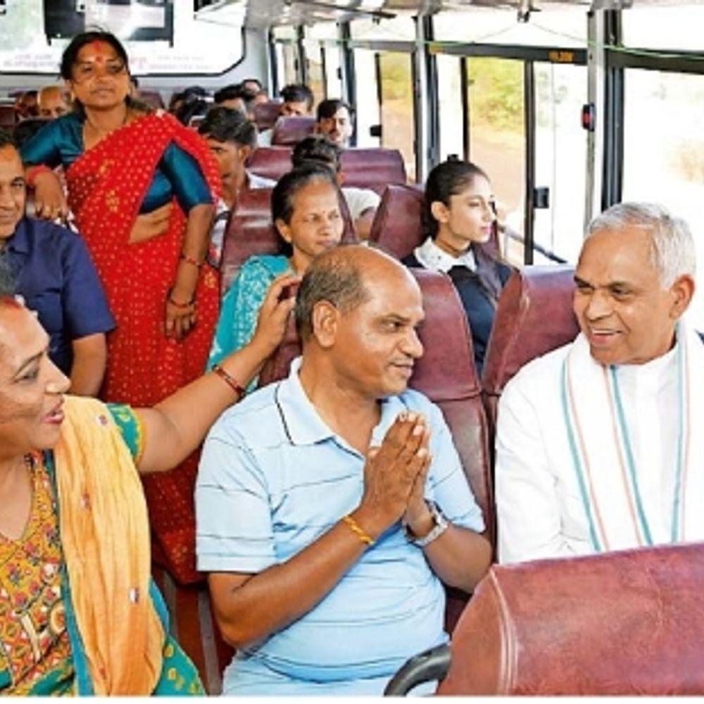 રાજ્યપાલની સાદગી: ટ્રેન-બસ-સાઇકલથી ~60 હજારની બચત.