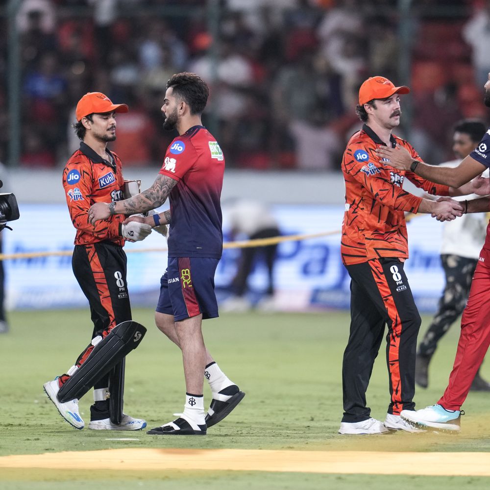 IPL 2026: વિરાટ કોહલી અને ટ્રેવિસ હેડ વચ્ચે ગરમાગરમ ચર્ચા.