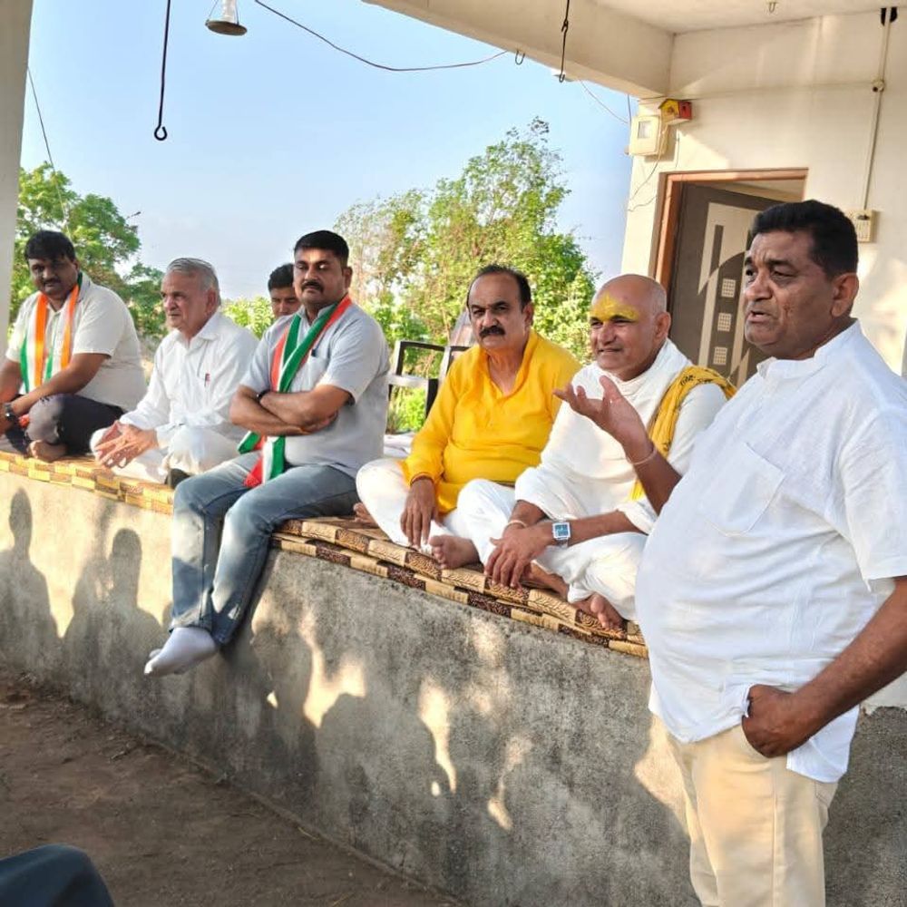 ‘ઘરમાંથી કાઢી નાખેલા લોકો વિસાવદરના MLA બની જાય’:વિસાવદરમાં કોંગ્રેસની સમીક્ષા બેઠક, કરશન ભાદરકાએ 'આપ'ને ટીટોડી સાથે સરખાવી
