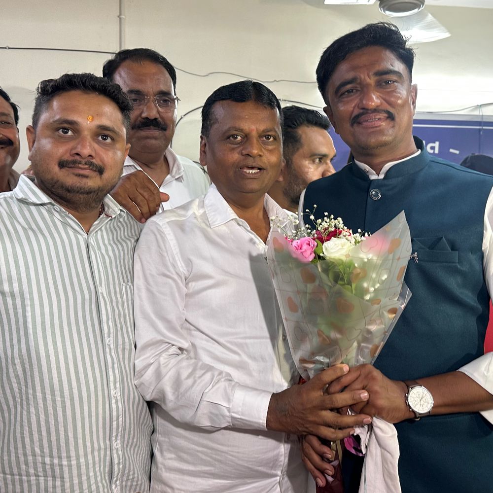 રાજકોટ જિલ્લા પંચાયતના હોદેદારોની નિમણુંક:29માં પ્રમુખ તરીકે ધો.10 પાસ સંજય પીપળીયા, 8700 કરતા વધુ મતે વિજેતા બનેલા સામત બાંભવા ઉપપ્રમુખ અને કારોબારી ચેરમેન પદે નરશીભાઈ સોજીત્રાએ ચાર્જ સંભાળ્યો