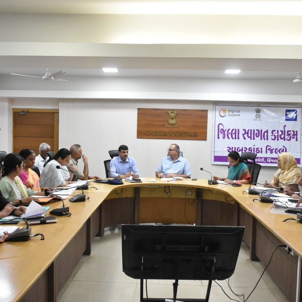સાબરકાંઠામાં જિલ્લા સ્વાગત કાર્યક્રમ યોજાયો:જમીન સંપાદન અને માપણી, દબાણ હટાવવા સહિતના પ્રશ્નોની રજૂઆતમાંથી 12 પ્રશ્નોનો હકારાત્મક ઉકેલ