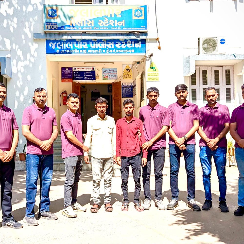 જલાલપોરમાં 2 તસ્કરો ઝડપાયા, 12થી વધુ ગુના ઉકેલાયા:મંદિરોની દાનપેટી ચોરીના પ્રયાસમાં ગુજરાતભરના ભેદ ખુલ્યા