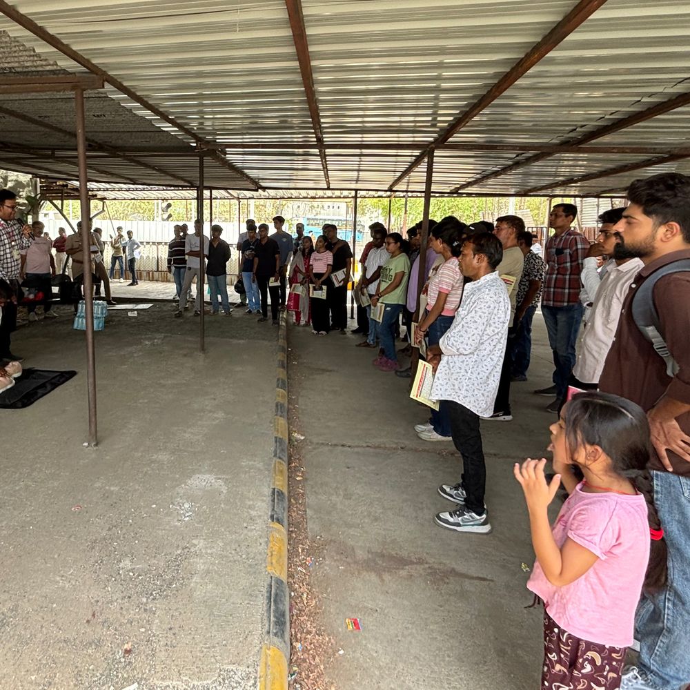 9 પ્રકારની ગંભીર કટોકટી સમયે શું કરવું?:RTO કચેરીએ ફર્સ્ટ એઇડ ટ્રેનિંગ, 50થી વધુ અરજદારોને CPRની સમજ અપાઈ; મદદ કરનારને ₹25,000 સુધીના પુરસ્કારની જોગવાઈ