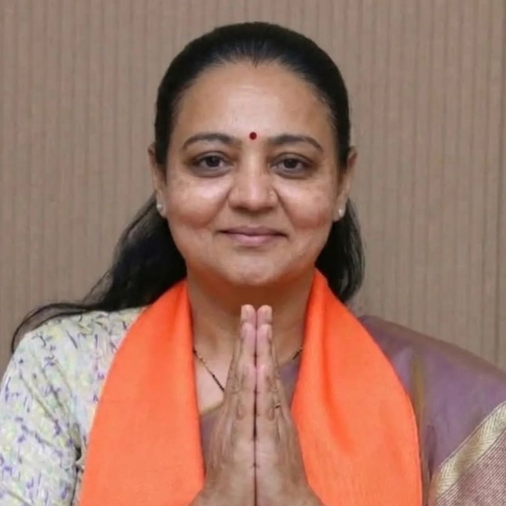 સુરતમાં ભાજપનો માસ્ટરસ્ટ્રોક, પાટીદાર મહિલા બન્યા નવા મેયર:3 કલાકના હાઈવોલ્ટેજ ડ્રામા બાદ સૌરાષ્ટ્ર, મરાઠી, સુરતી, જૈન અને ઉત્તર ભારતીય પદાધિકારીઓની પસંદગી
