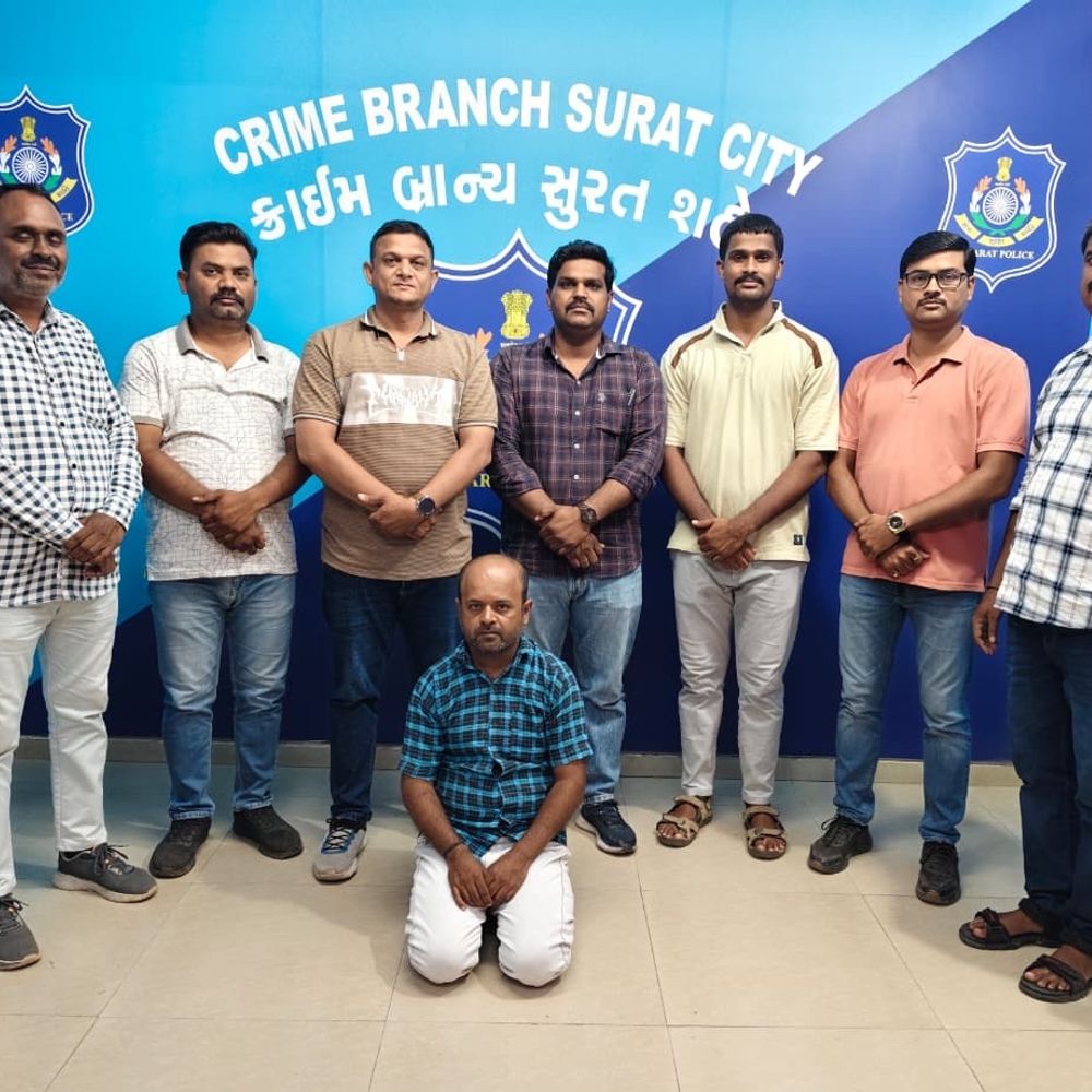 900 કરોડની વાર્તાઓ કહી 90 વર્ષનાં દાદીને કર્યા 'ડિજિટલ અરેસ્ટ':'તમારા આધાર પર ડ્રગ્સ વેચાય છે' તેમ કહી કર્ણાટકની વૃદ્ધાને ધમકાવી, 1.34 કરોડ પડાવનાર સુરતનો જમીન દલાલ જીગો ઝડપાયો