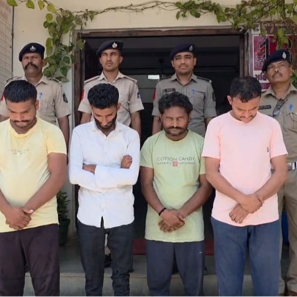 પ્રેમ પ્રકરણમાં યુવક પર હુમલો, CCTV આવ્યા:પંચમહાલના શહેરામાં ચાર આરોપીઓ ઝડપાયા, બ્લેકમેલિંગનો પણ આરોપ