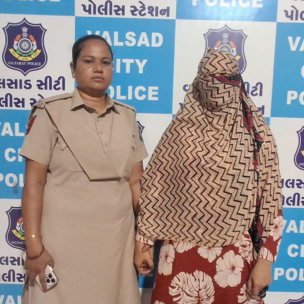 વલસાડમાં યુવતી સાથે રૂ. 10 લાખની ઠગાઈ આચરનાર મહિલા ઝડપાઈ:યુકેમાં નોકરી-વર્ક વિઝા અપાવવાના બહાને છેતરપિંડી આચરી