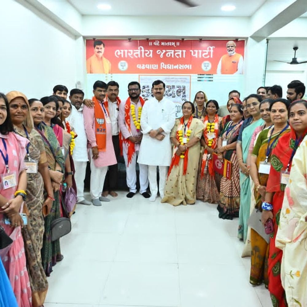 સુરેન્દ્રનગર મહાનગરપાલિકાની રચનામાં ધારાસભ્ય મકવાણાનો મહત્વનો ફાળો:નવનિયુક્ત પદાધિકારીઓએ મુલાકાત કરી, શહેર વિકાસની ચર્ચા થઈ