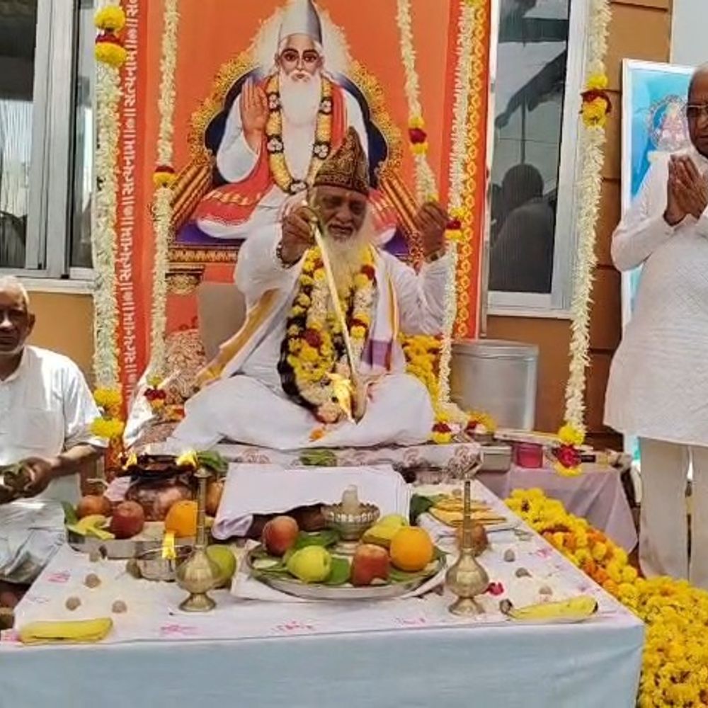 ભરૂચના મંગલેશ્વરમાં કબીર પ્રાગટ્ય મહોત્સવ:આશ્રમ ખાતે ભક્તિભાવપૂર્વક ઉજવણી, સંતો-ભક્તો ઉમટ્યા