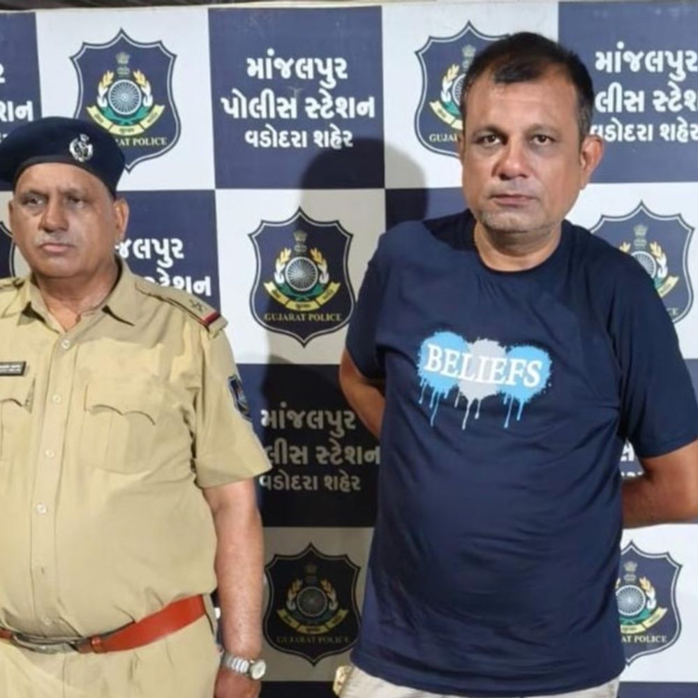 IPL મેચ પર ઓનલાઈન સટ્ટો રમતો શખસ ઝડપાયો:માંજલપુર પોલીસે વડસર ગામ પાસેથી હરેશ ઠક્કરને દબોચ્યો, આઈડીમાં 47,800ની બેલેન્સ મળી