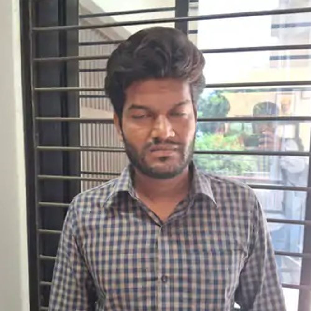 વલસાડમાં D.El.Edની પરીક્ષામાં ડમી છાત્ર ઝબ્બે