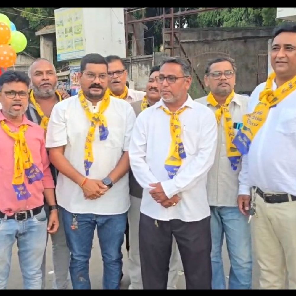 પંજાબમાં AAPની જીત બાદ ભરૂચમાં ઉજવણી:કાર્યકરોએ ફટાકડા ફોડી સ્થાનિક સ્વરાજની ચૂંટણીની જીતની ખુશી વ્યક્ત કરી