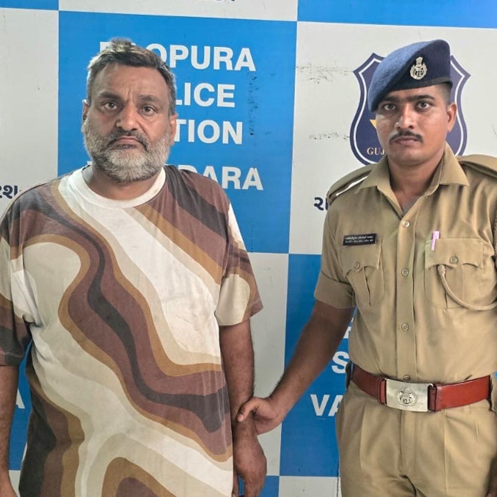 વેપારીની હત્યા મામલે આરોપી રિમાન્ડ પર:કેટરિંગ વ્યવસાયી બાબુસિંહ ચૌહાણની હત્યા કરનાર આરોપી હીરેન ઠક્કરના 2 દિવસના રિમાન્ડ મંજૂર, 5 મુદ્દા પર પોલીસ કરશે પૂછપરછ