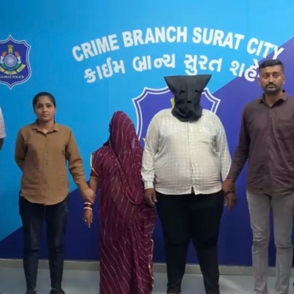 વૃદ્ધાનો કાન કાપી સોનાના દાગીના લૂંટનાર ગેંગના સાગરીતો ઝડપાયા:સોની વેપારીને છેતરી 27,000 રૂપિયામાં વેચી દીધી લૂંટની બુટ્ટી, વૃદ્ધાને કાનમાં આવ્યા હતા 7 ટાંકા