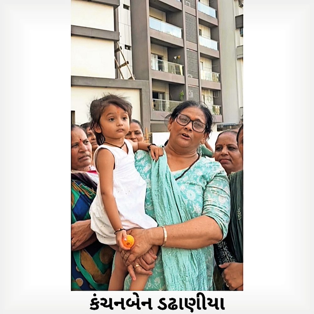 સહિયારો પુરુષાર્થ:પુરુષોત્તમ ભગવાનની ભક્તિની સાથે 100થી વધુ ગોપીની સફાઈ ઝુંબેશ