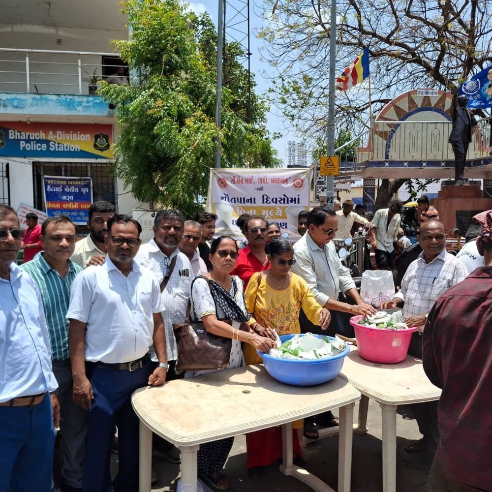ભરૂચમાં CNI ચર્ચ દ્વારા છાશ વિતરણ:કાળઝાળ ગરમીમાં મુસાફરોને રાહત આપવા વિનામૂલ્યે આયોજન
